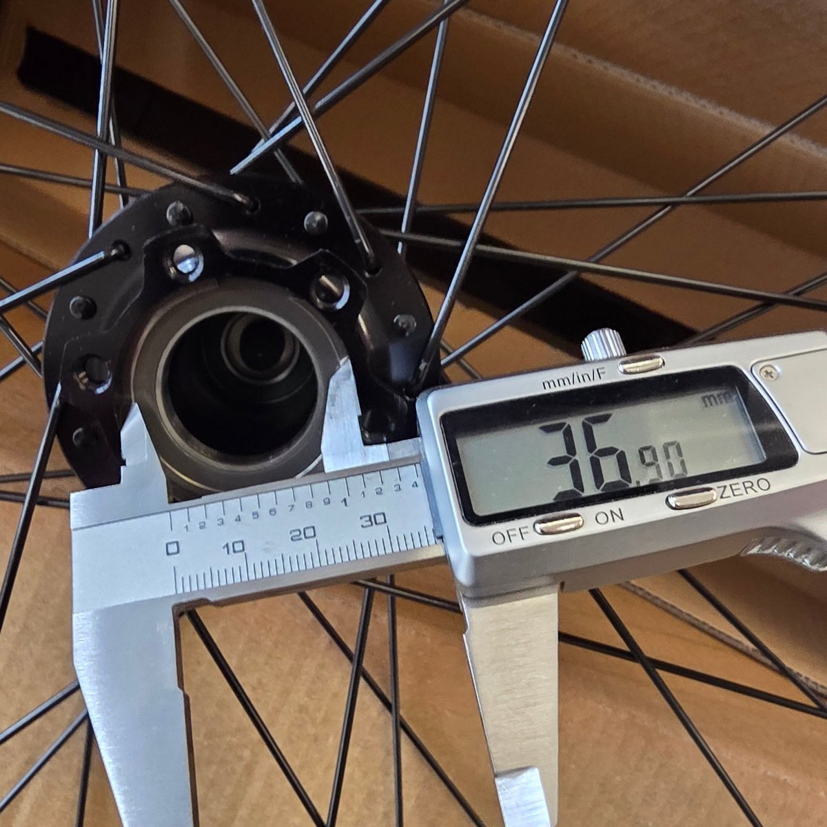 Mavic Speedcity Vorderrad 28" | nur für Cannondale Lefty Federgabeln | 12x110 mm | Disc - RAAAD.de